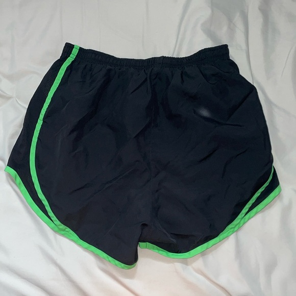 Nike Dri-Fit shorts XS - Picture 2 of 4